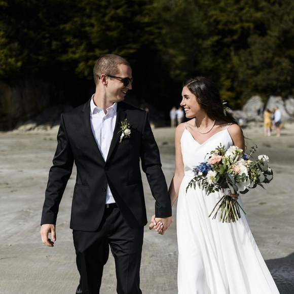 Meet your Posher, Lauren - Picture 1 of 1